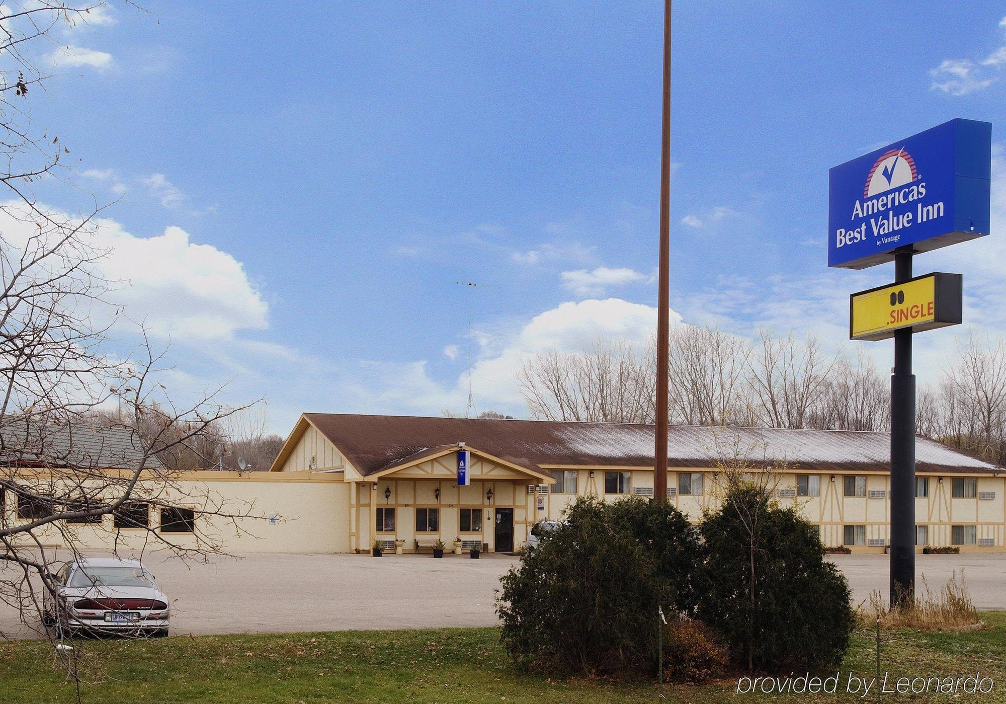 Faribault Hometown Inn & Suites Exterior photo