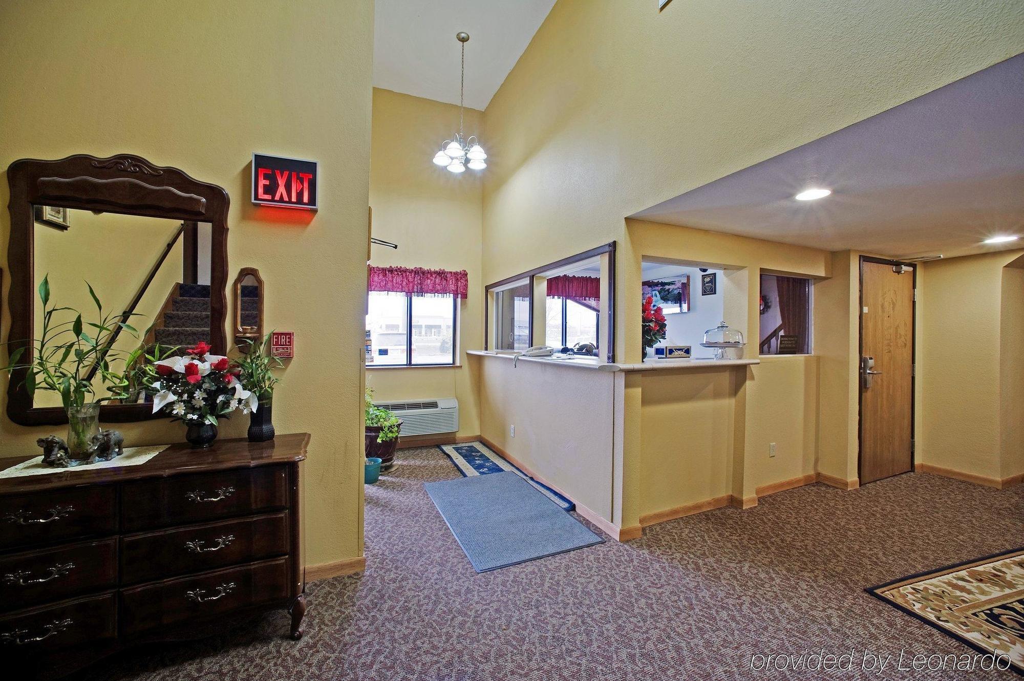 Faribault Hometown Inn & Suites Interior photo